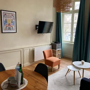L'aparthe - Vue Sur La Place Du Marche Dinan